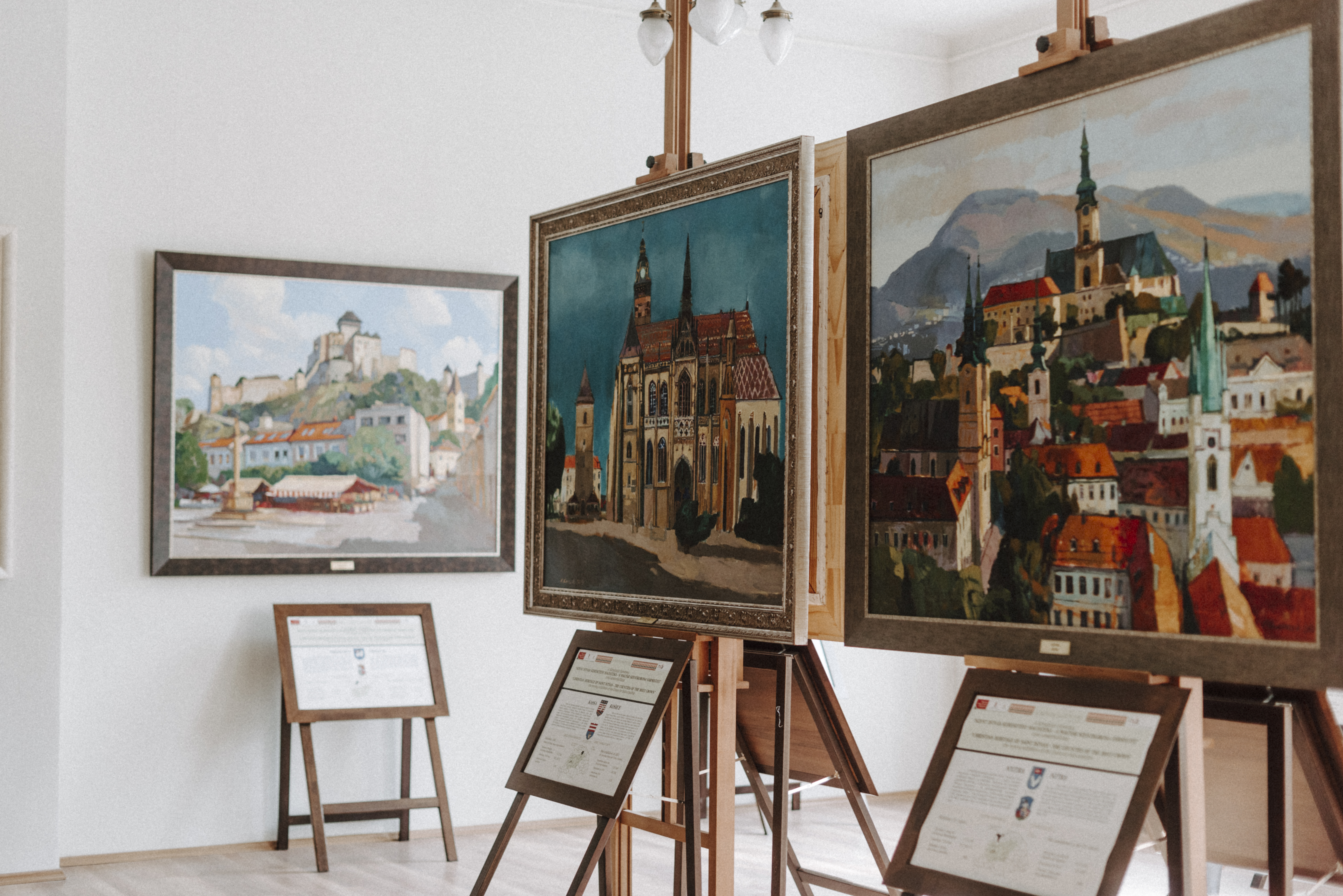 Megnyílt a Szent Korona vármegyéi című vándorkiállítás Esztergomban