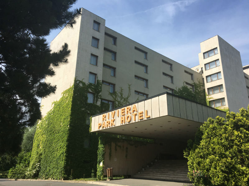 Egymásért a bajban is