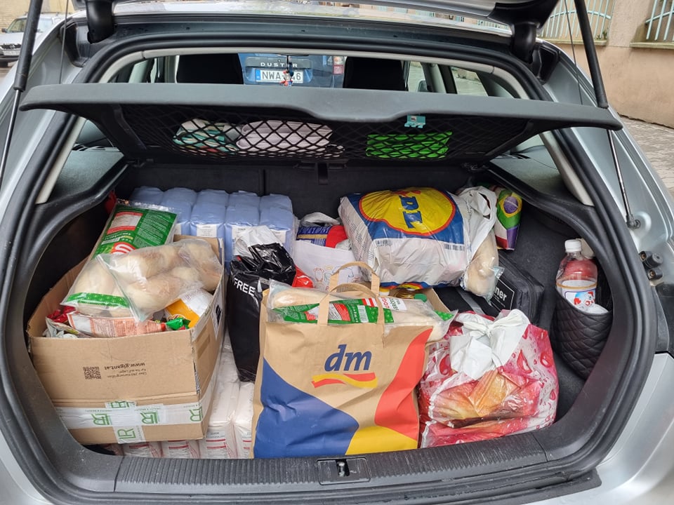 Célba értek az első adományok